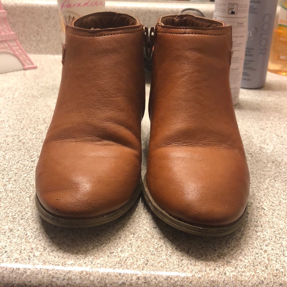 boots of carmelite color of girls